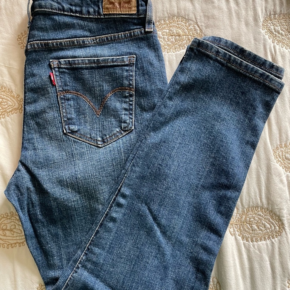 Levi’s Mid-rise Skinny Jeans